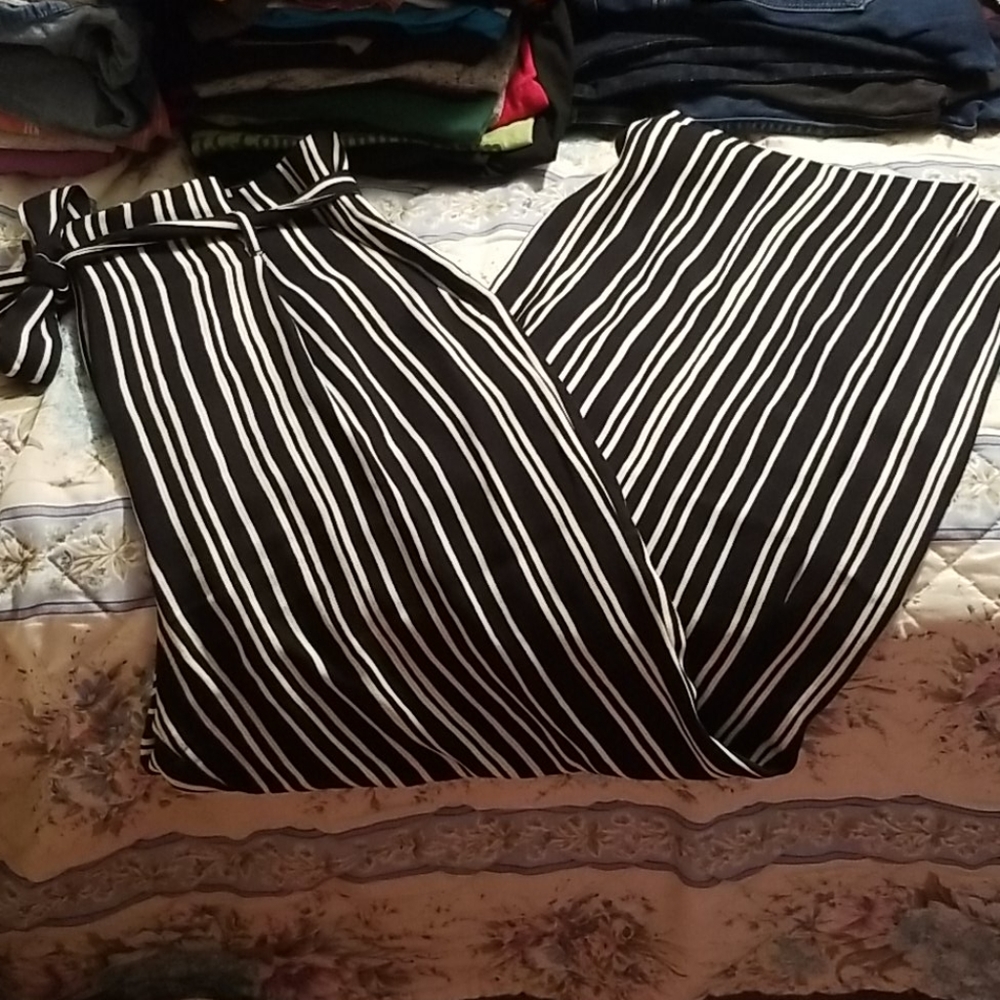 Wide leg trousers